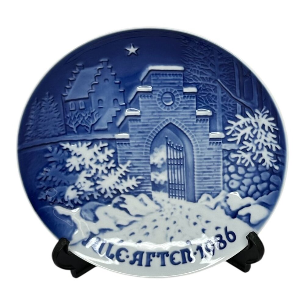 1986 Bing & Grondahl Porcelain Christmas Plate "Silent Night, Holy Night"